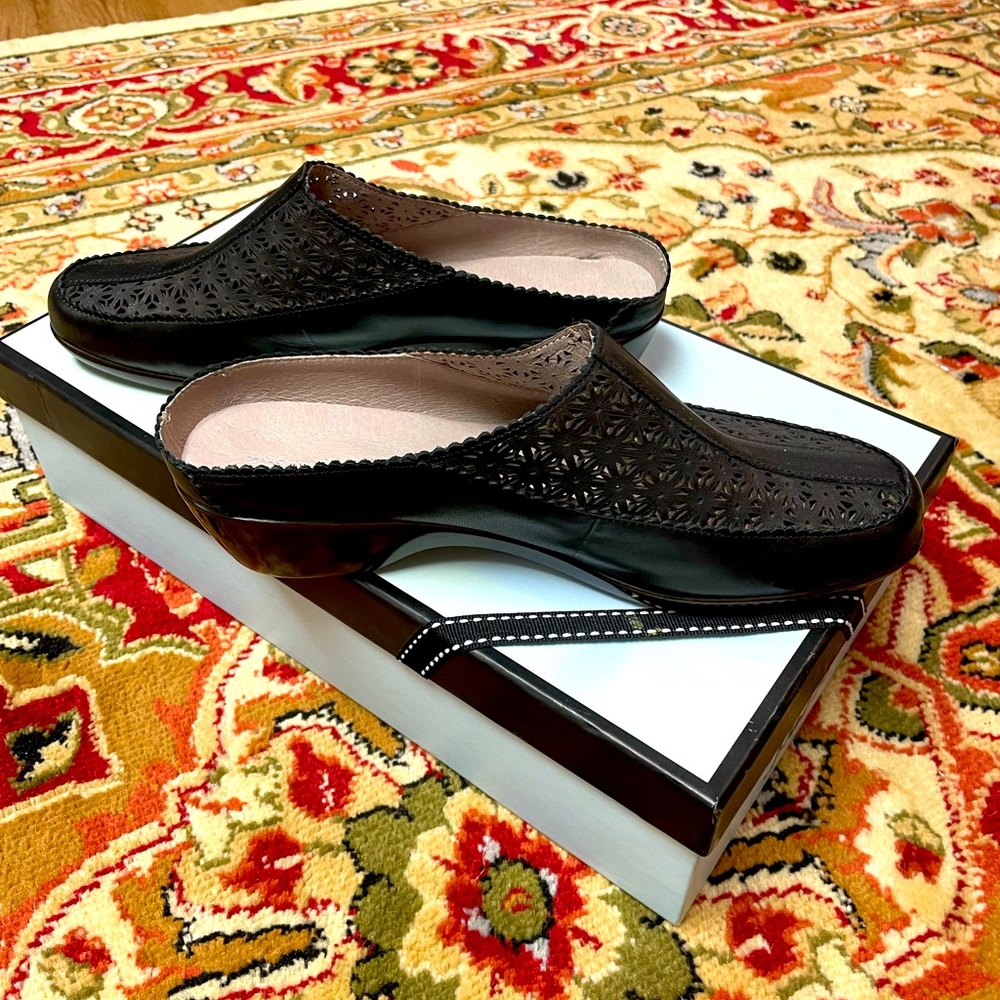 Easy Spirit Leather Mules 8 1/2 Medium
